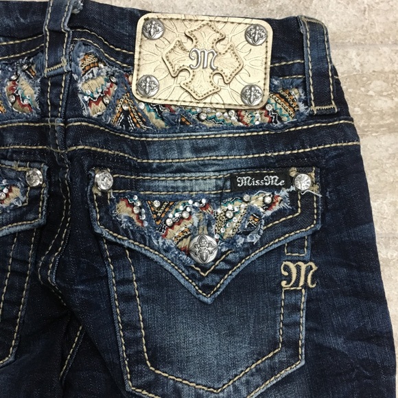 Miss Me Pants - Miss Me Embroidery/Rhinestone Pocket  Jeans SZ:24